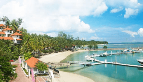 Keindahan Pantai Nongsa di Batam