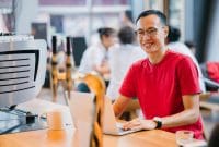 6 Pekerjaan Freelance Untuk Anak SMA Saat Pulang Sekolah